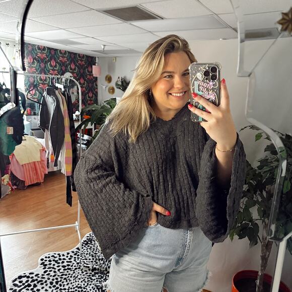 Free People Cropped Bell Sleeve Textured Knit Hooded  Sweater Gray Size Medium - Picture 1 of 5